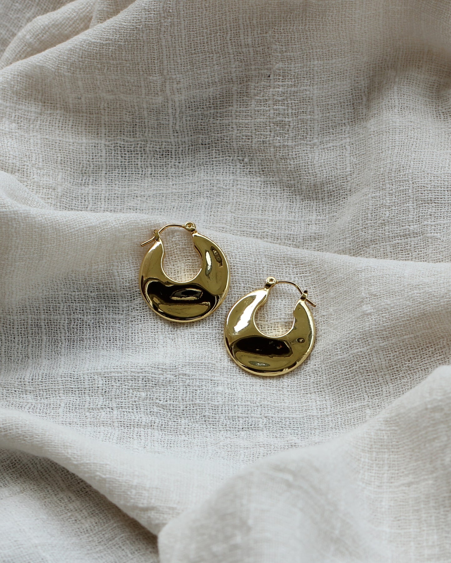 MAHA TEXTURED HOOP EARRINGS