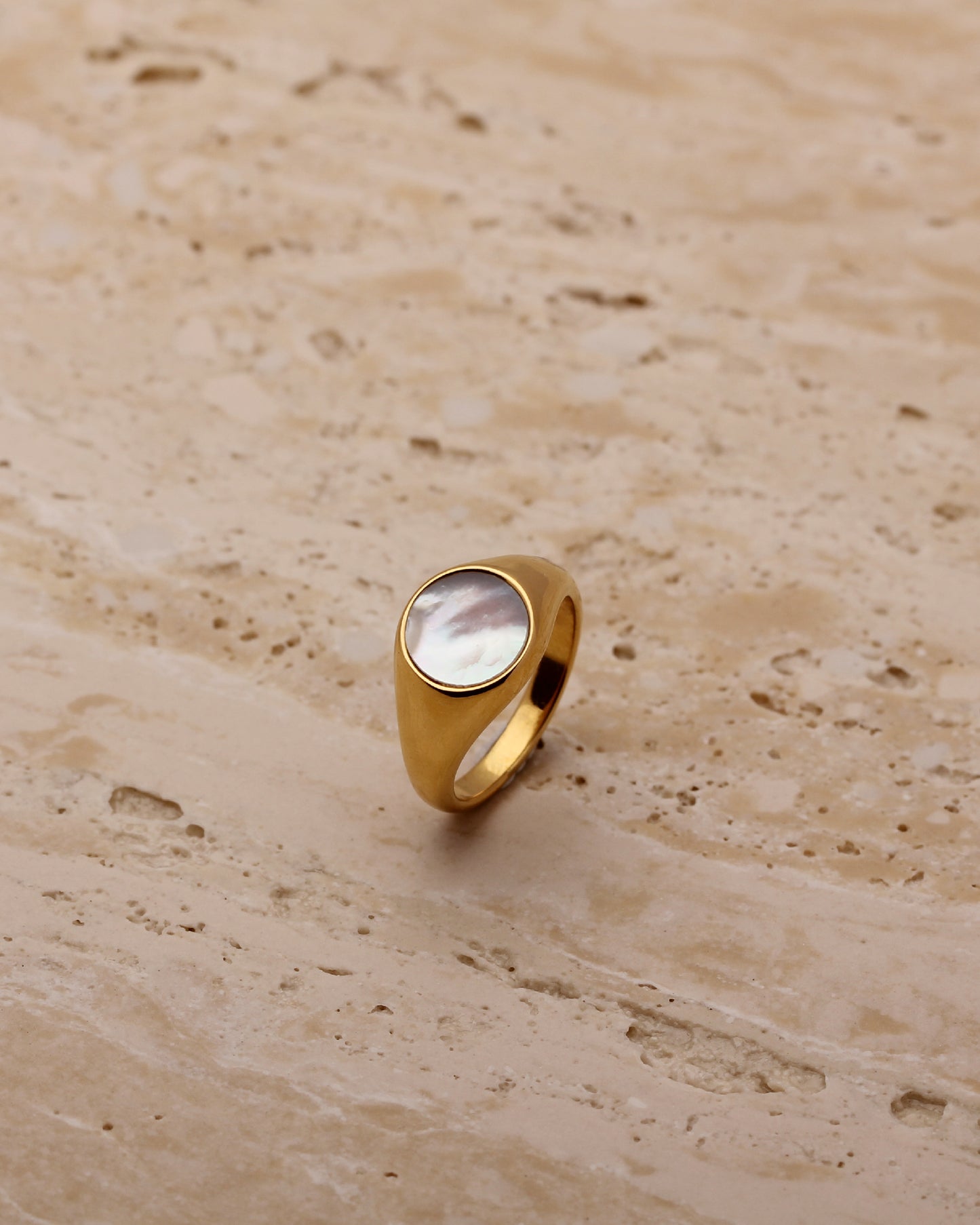 IVANI SIGNET RING