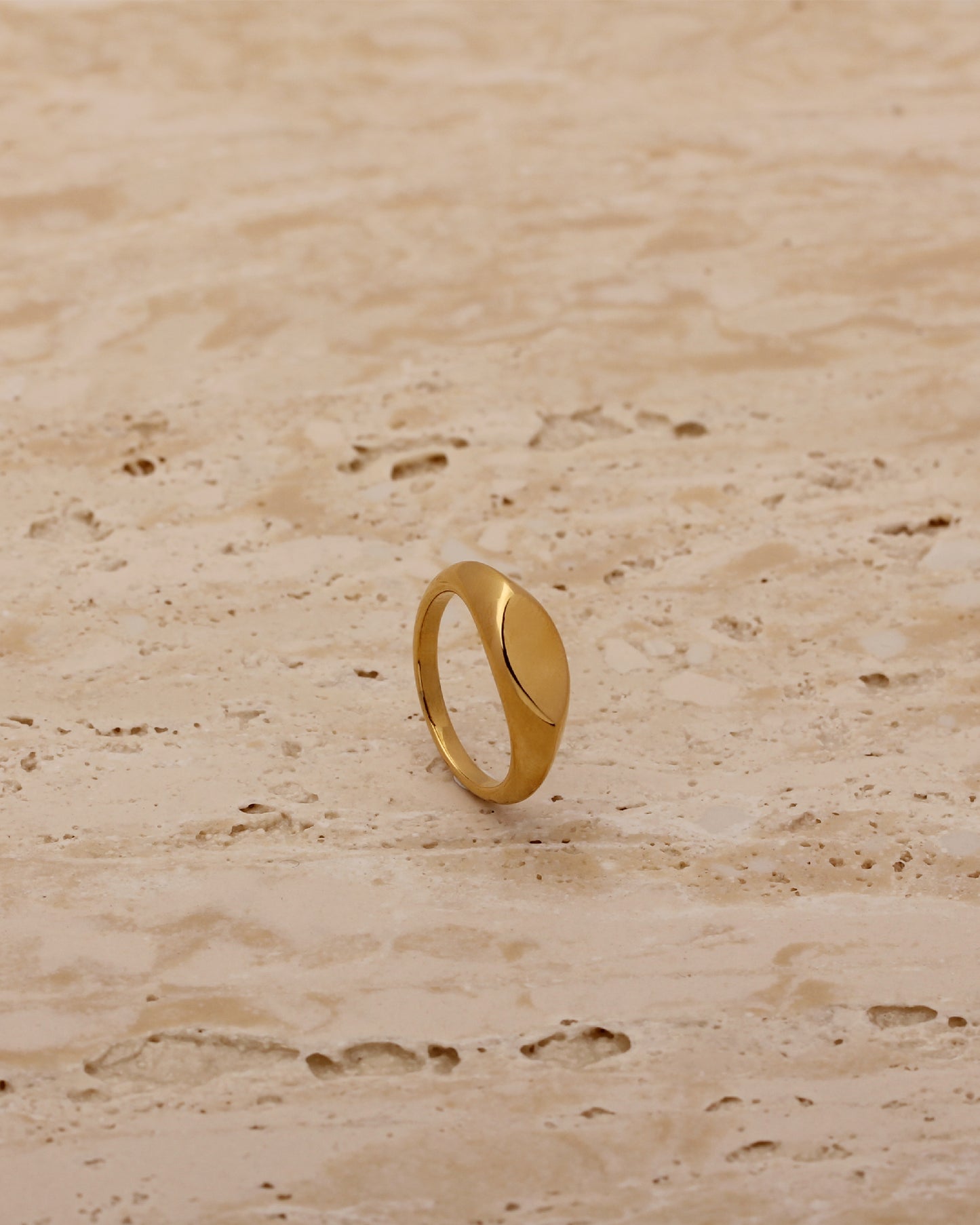 JACI SIGNET RING