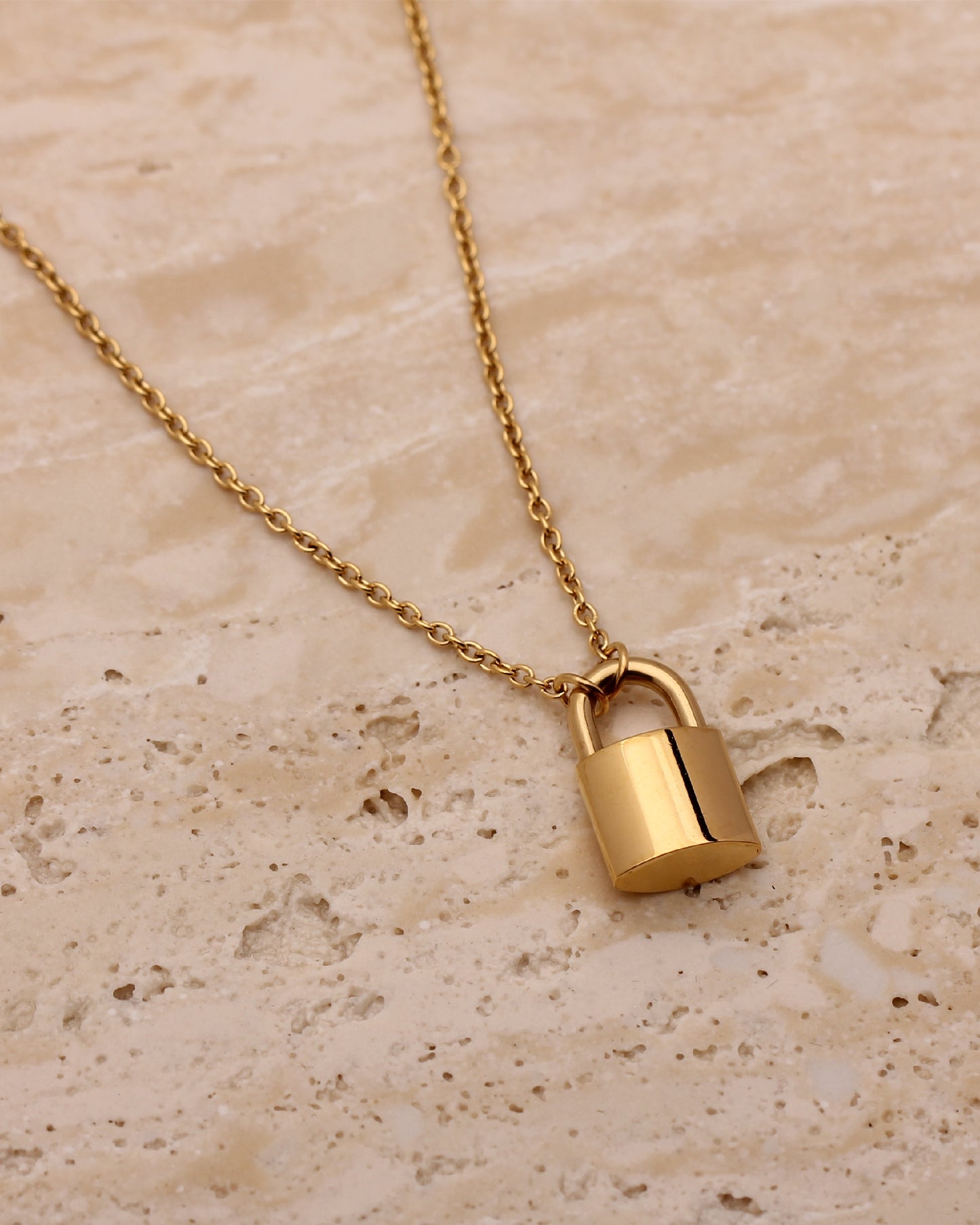 NYRIE PADLOCK PENDANT NECKLACE