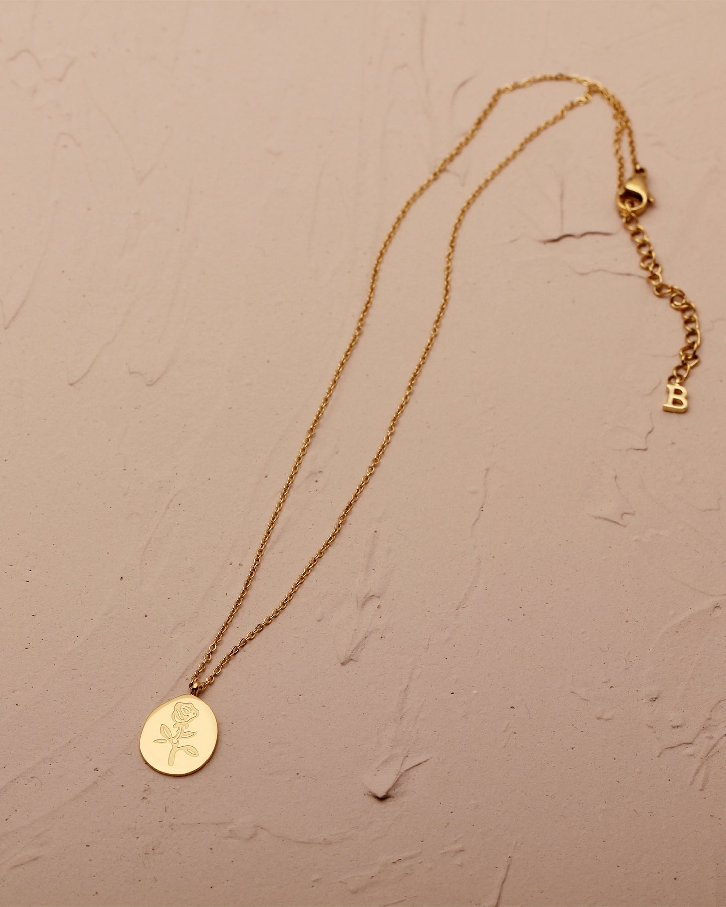 SIERA FLOWER CHARM NECKLACE