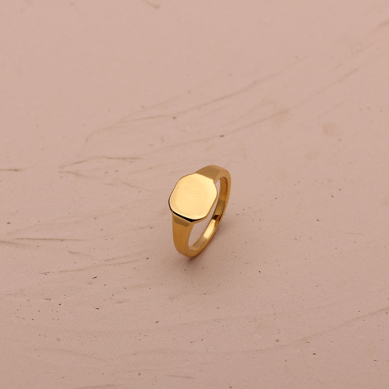 ARLET SIGNET RING