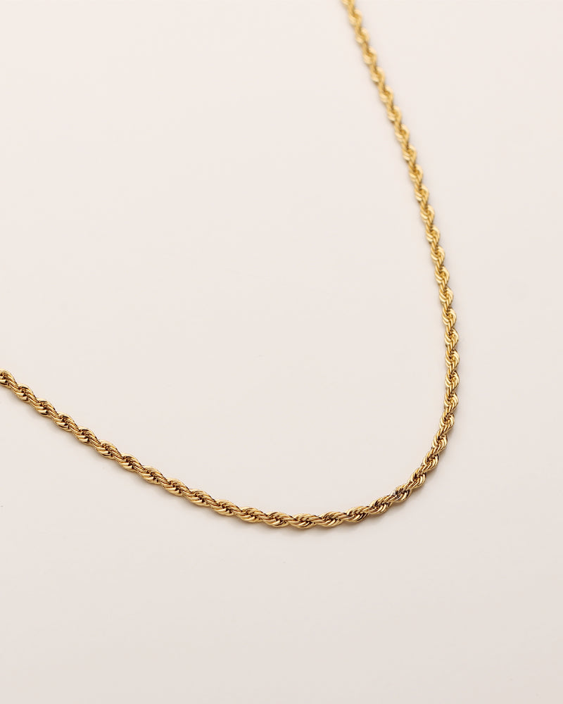 AINE ROPE CHAIN NECKLACE