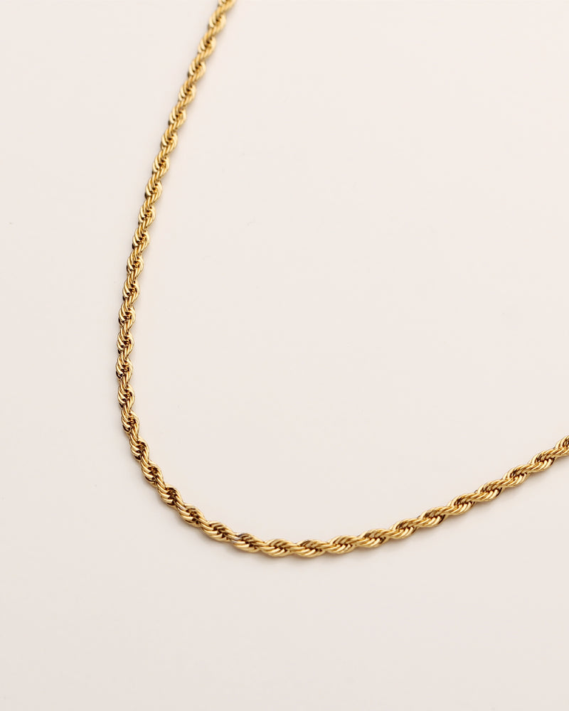 AINE ROPE CHAIN NECKLACE