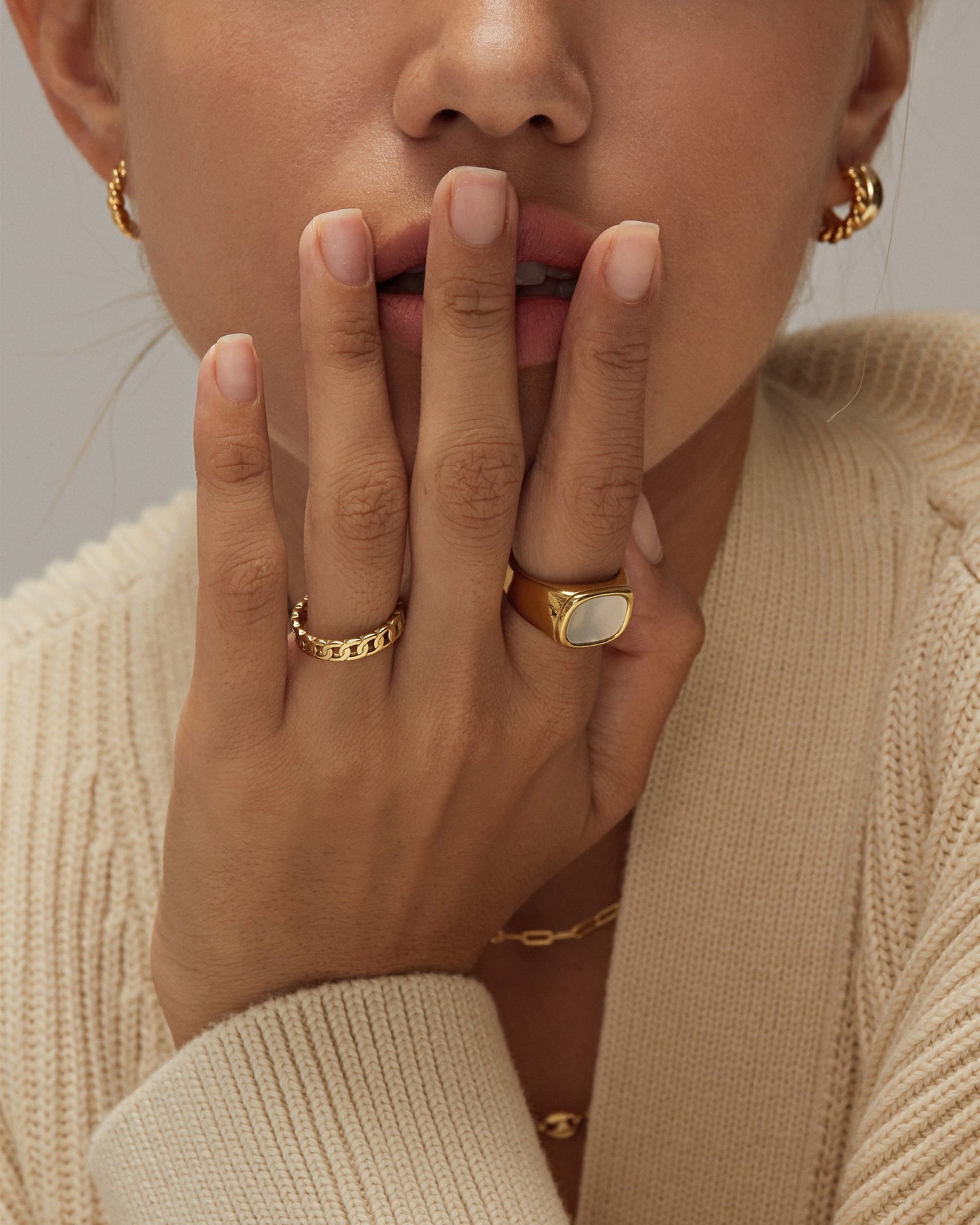 LONA PEARL SHELL SIGNET RING