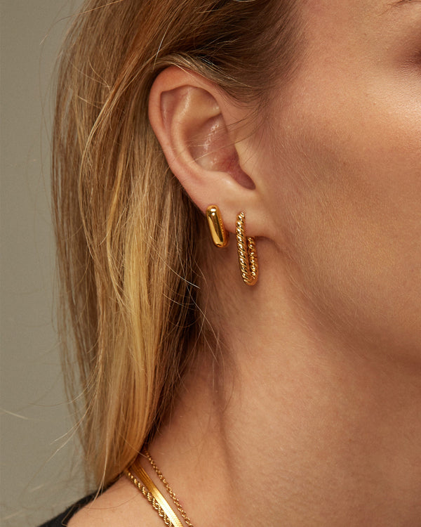 CHELSEA GEOMETRIC HOOPS