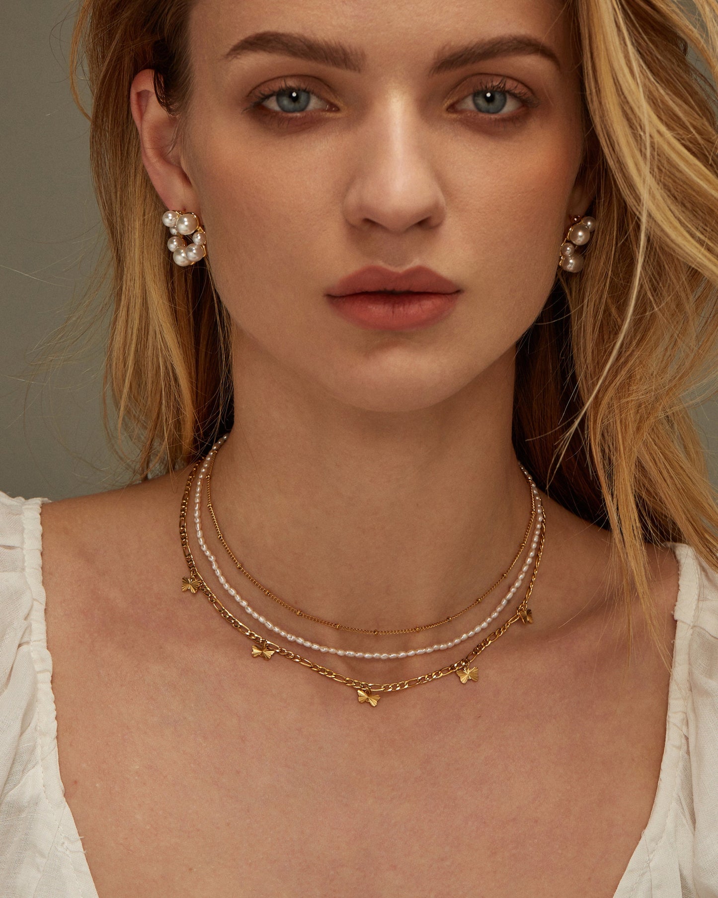 LEA PEARL HOOP EARRINGS