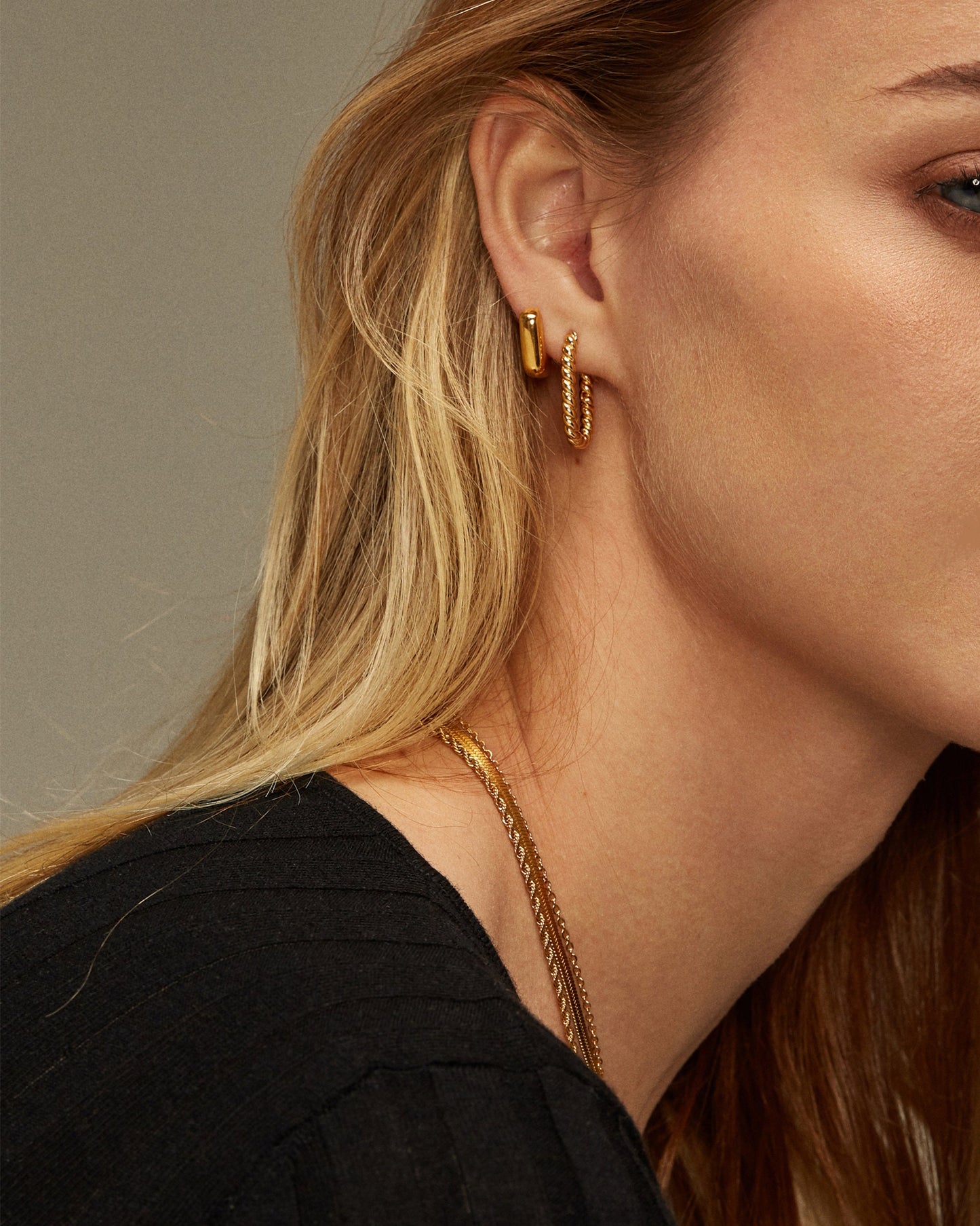 CHELSEA GEOMETRIC HOOPS
