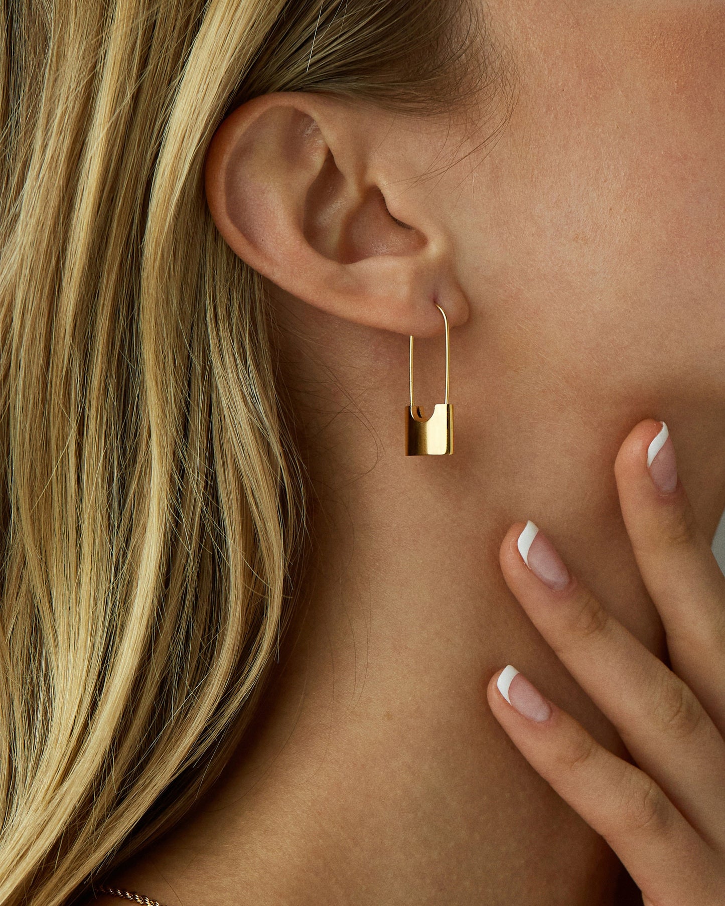 ZINNIA PADLOCK HOOP EARRINGS