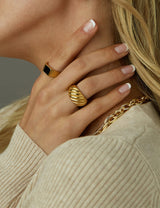 ROXANNE RIBBED DOME RING