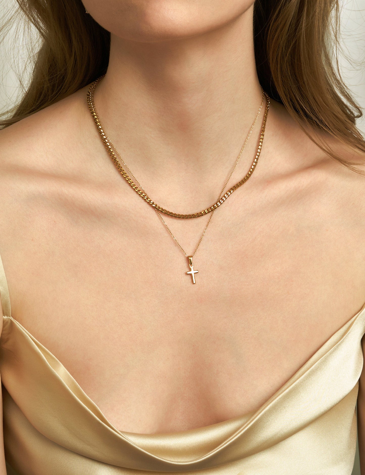 LIA CROSS NECKLACE