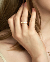 GINGER RIBBED BAND RING