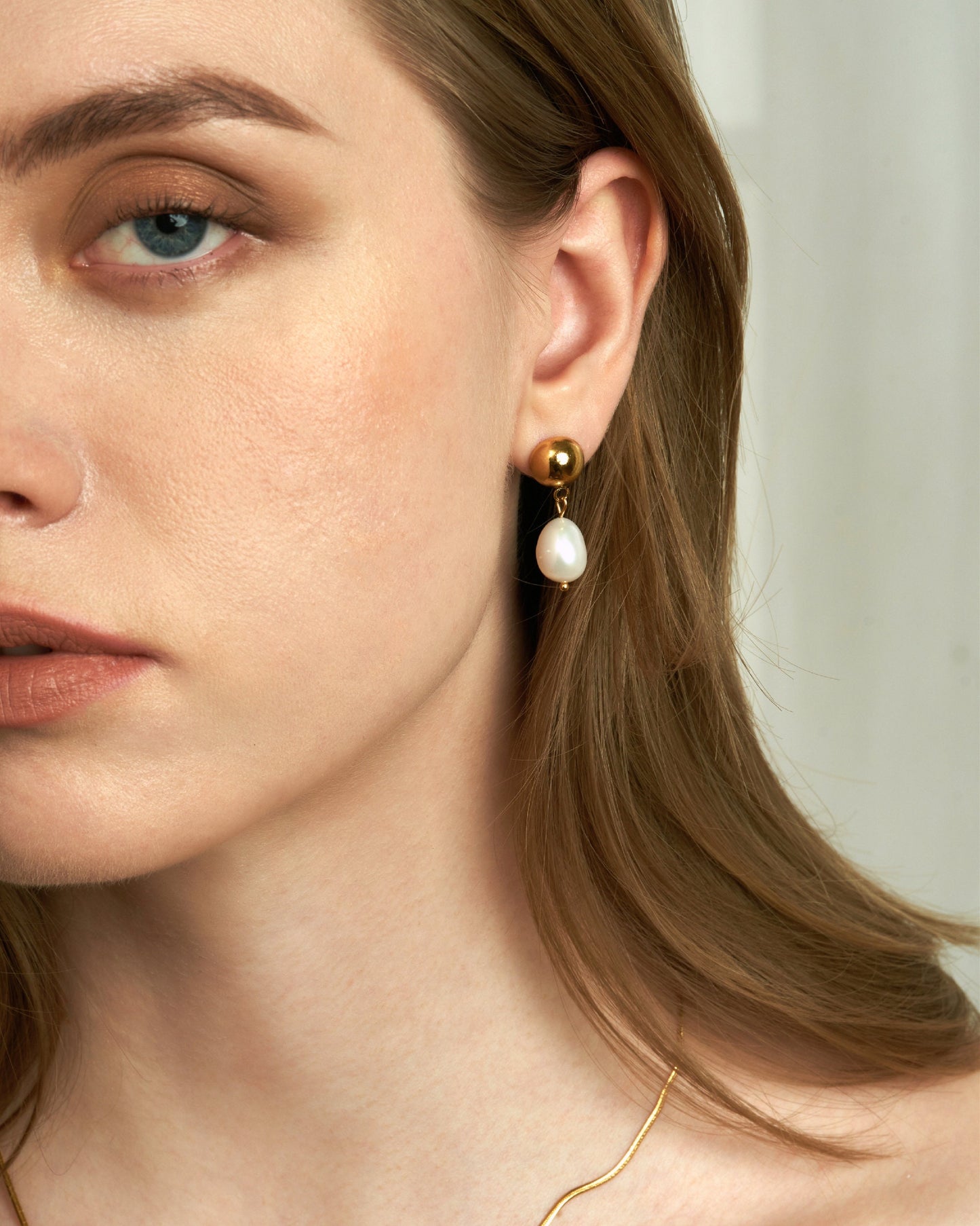 HALEY PEARL EARRIGNS