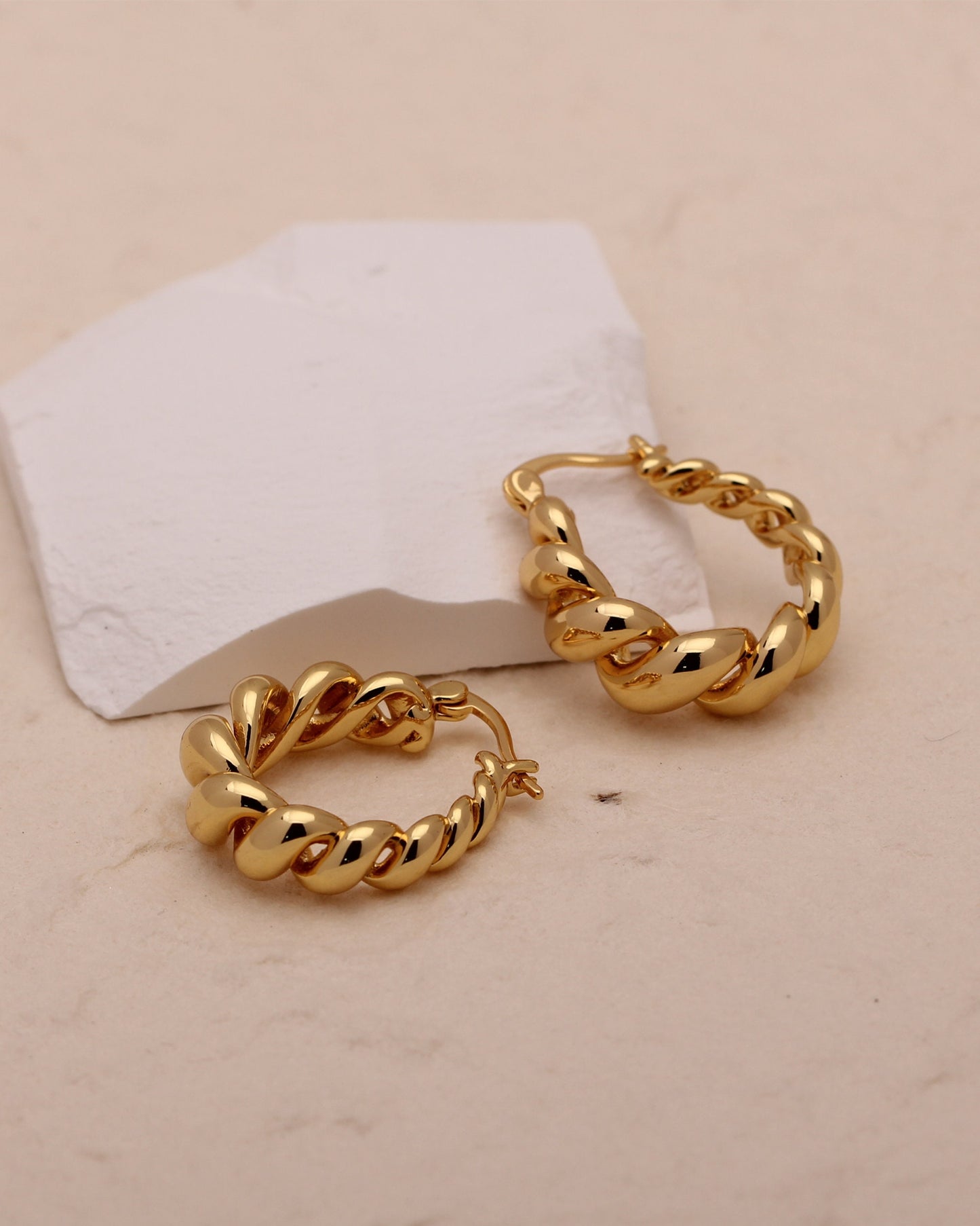 HANNAH CROISSANT HOOP EARRINGS