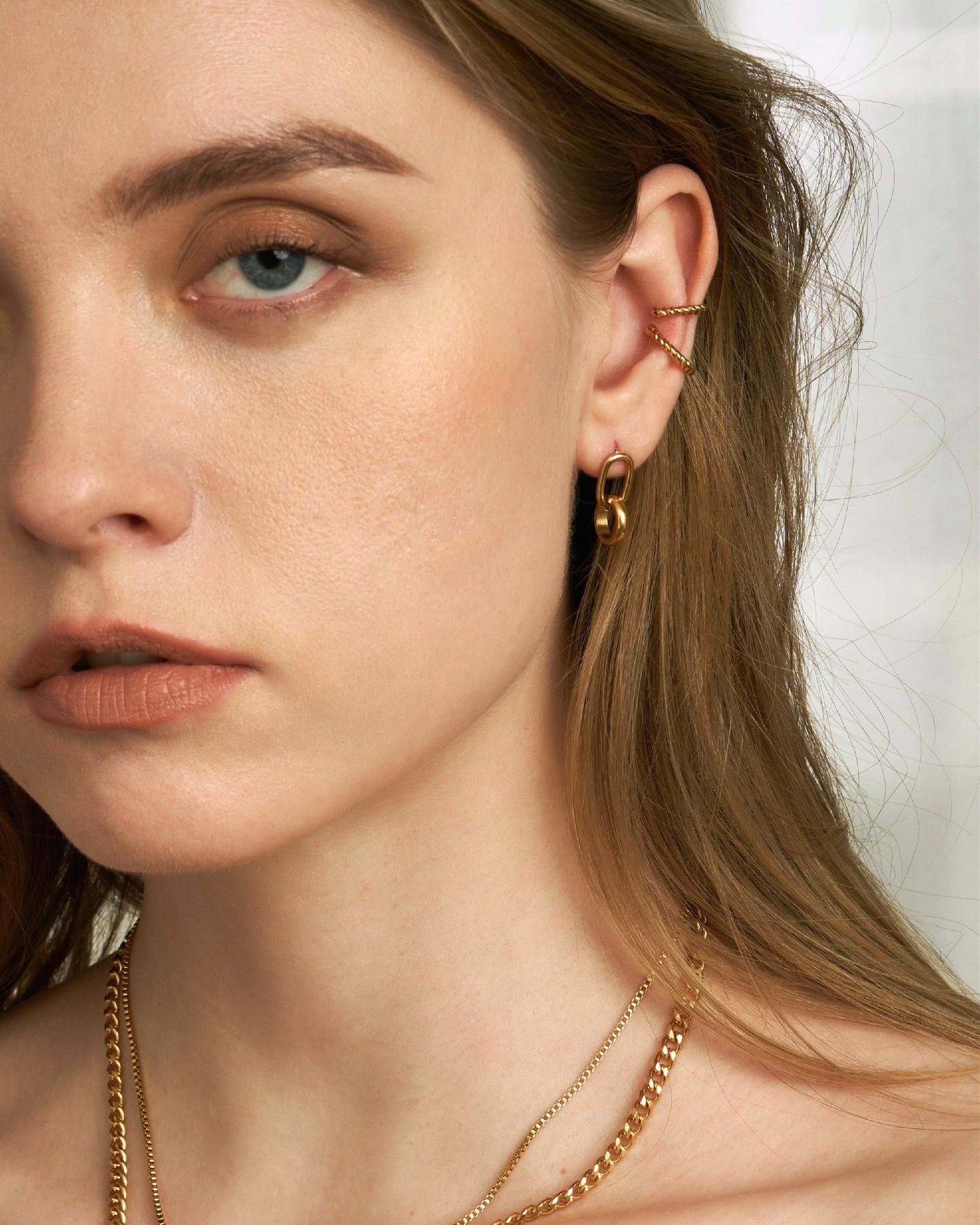 PEPPER DOUBLE CURLE HOOPS