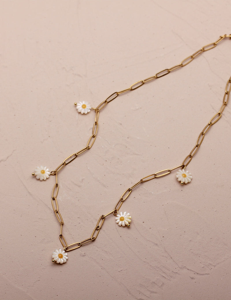 DAISI FLOWER NECKLACE